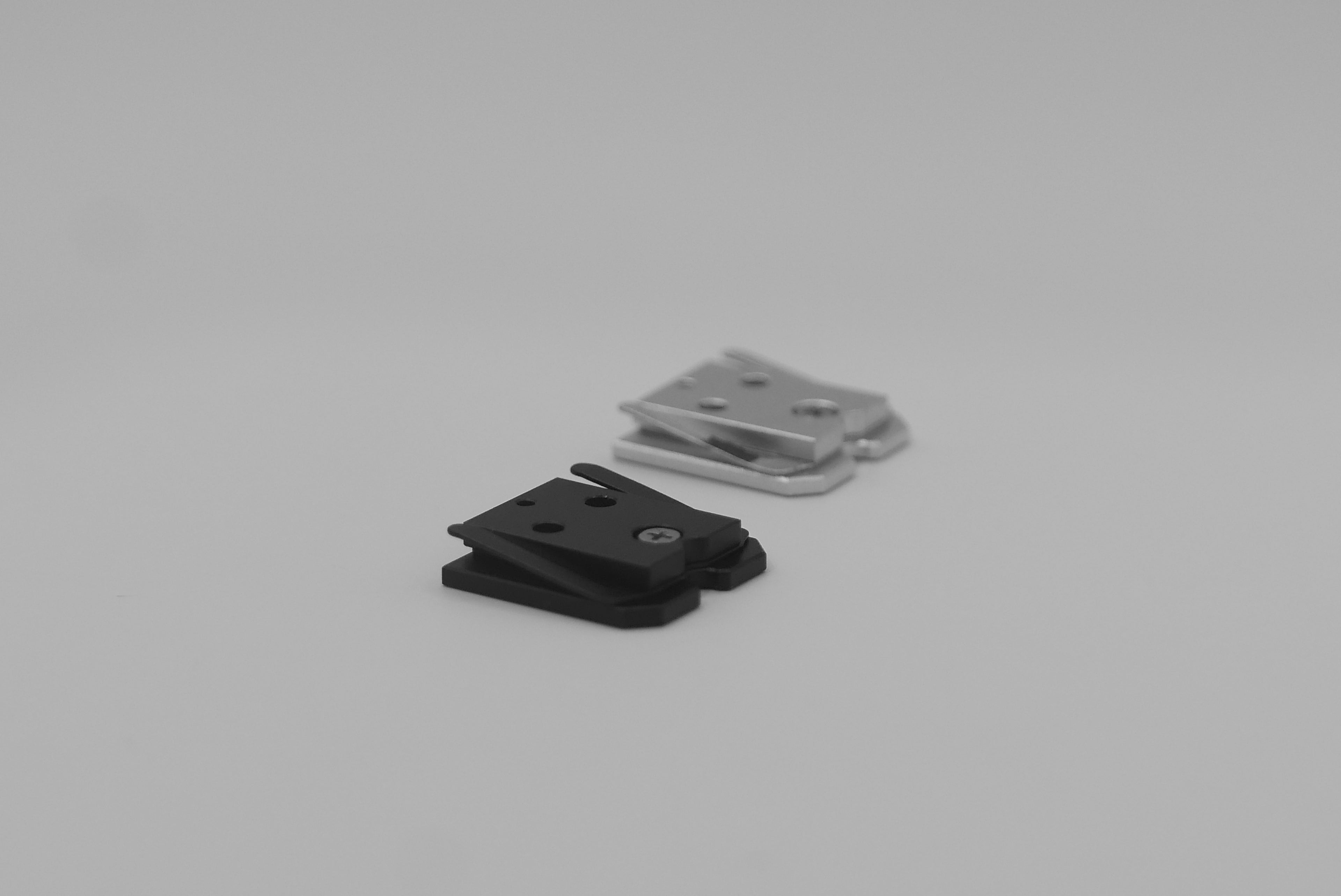 Shoe mount with spring plate (Better grip)